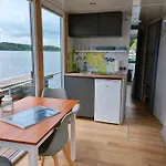 Hausboot Stehend Grey Pearl Úszó hotel