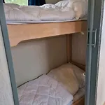 Úszó hotel Hausboot Stehend Grey Pearl *