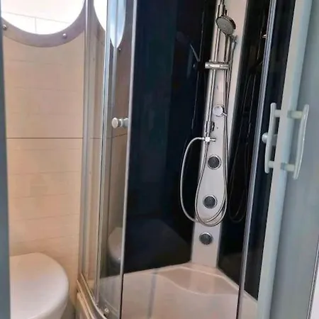 Hausboot Stehend Grey Pearl