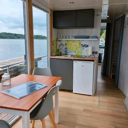 Hausboot Stehend Grey Pearl Botel