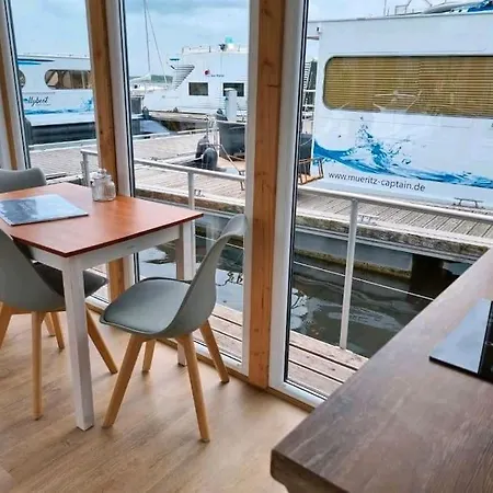 Úszó hotel Hausboot Stehend Grey Pearl